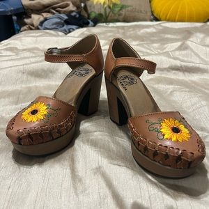 Handmade Mexicanita leather sunflower heels huarache’s